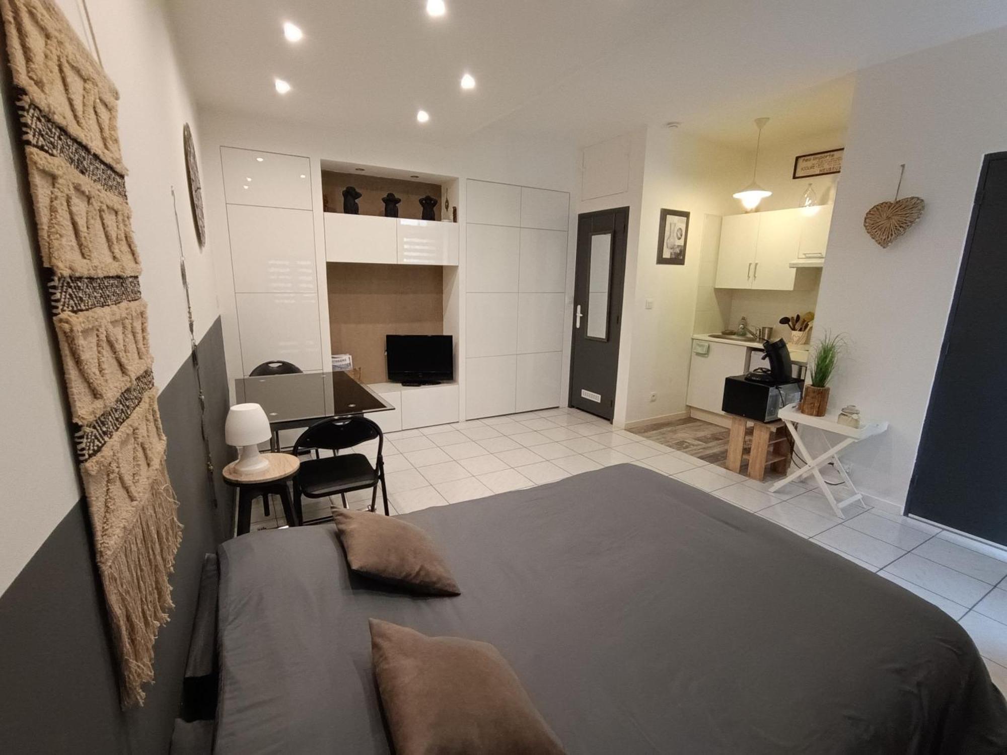 Le Colonel, Studio Au Coeur Du Village En Rez-De-Chaussee D'Une Ancienne Maison Marseillan Kültér fotó